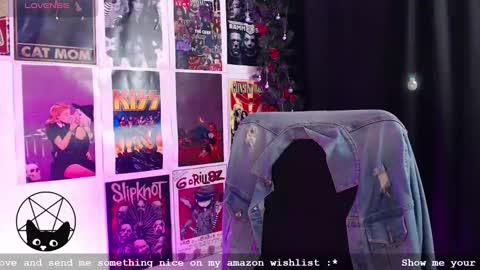 Snapshot of iammari_ chatting on 1, 1, 2025 Mari online show from 1, 1, 2025