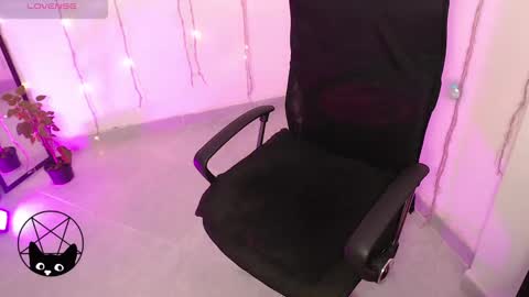 Snapshot of iammari_ chatting on 4, 3, 2025 Mari online show from 4, 3, 2025