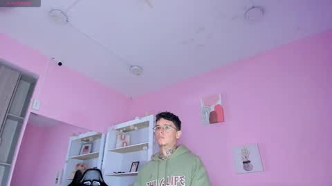 IAN CASTILLO online show from 25, 10, 2025