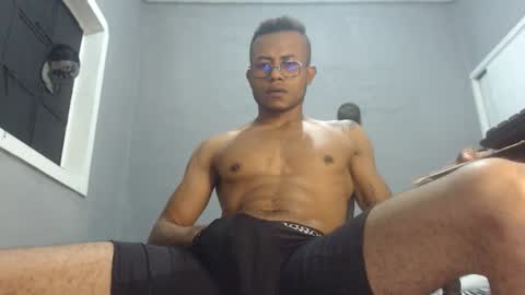 Snapshot of ian_tuner chatting on 5, 12, 2024 ian_tuner online show from 5, 12, 2024