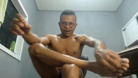 Snapshot of ian_tuner chatting on 8, 12, 2024 ian_tuner online show from 8, 12, 2024