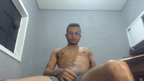 Snapshot of ian_tuner chatting on 9, 12, 2024 ian_tuner online show from 9, 12, 2024