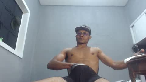 Snapshot of ian_tuner chatting on 15, 12, 2024 ian_tuner online show from 15, 12, 2024