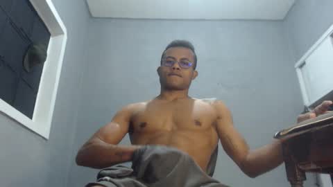 Snapshot of ian_tuner chatting on 19, 12, 2024 ian_tuner online show from 19, 12, 2024