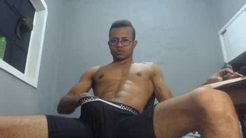 Snapshot of ian_tuner chatting on 22, 12, 2024 ian_tuner online show from 22, 12, 2024