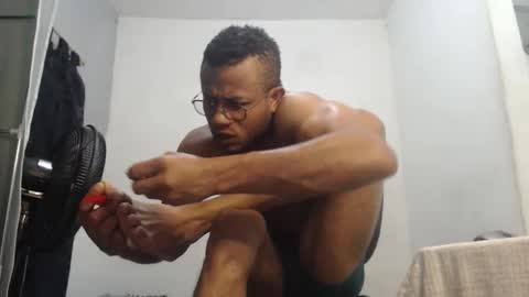 Snapshot of ian_tuner chatting on 13, 11, 2025 ian_tuner online show from 13, 11, 2025