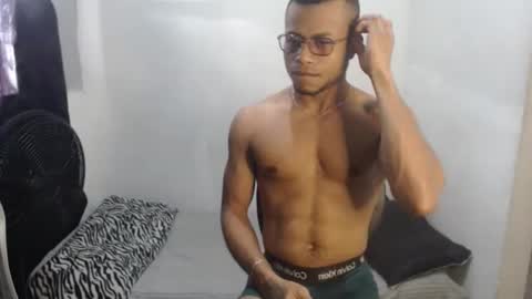 Snapshot of ian_tuner chatting on 4, 12, 2025 ian_tuner online show from 4, 12, 2025