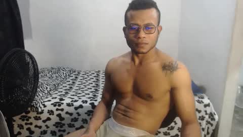 Snapshot of ian_tuner chatting on 19, 12, 2025 ian_tuner online show from 19, 12, 2025