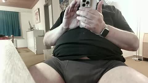 Snapshot of iandy12 chatting on 8, 3, 2025 iandy12 online show from 8, 3, 2025