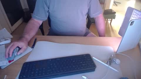 Snapshot of iandy12 chatting on 15, 9, 2025 iandy12 online show from 15, 9, 2025