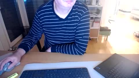 Snapshot of iandy12 chatting on 4, 11, 2025 iandy12 online show from 4, 11, 2025