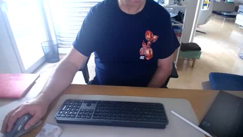 Snapshot of iandy12 chatting on 19, 11, 2025 iandy12 online show from 19, 11, 2025