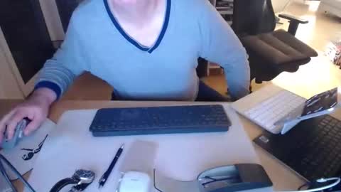 iandy12 online show from 22, 4, 2026