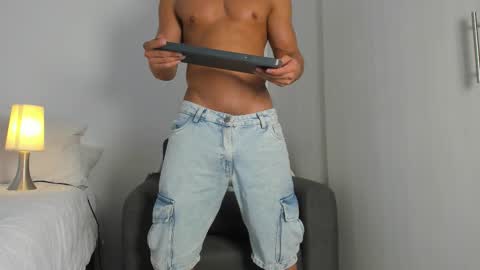 Ian Machado online show from 4, 3, 2026