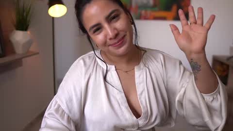 Snapshot of iartecaffe chatting on 2, 12, 2024 Lisselle Vermicelli online show from 2, 12, 2024