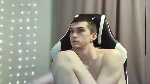 MAX online show from 27, 1, 2025