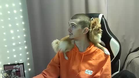 MAX online show from 11, 2, 2025