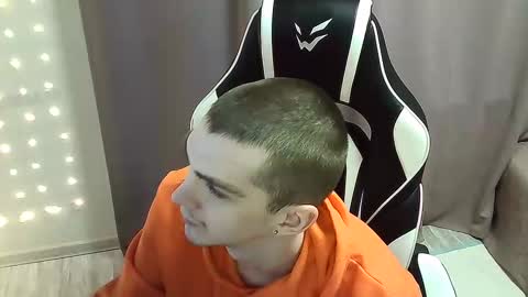 MAX online show from 15, 2, 2025