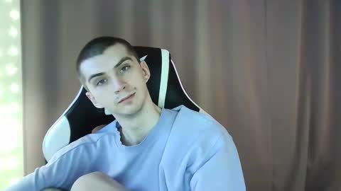 MAX online show from 17, 2, 2025