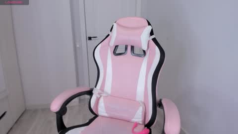 Hitomi   online show from 3, 2, 2025