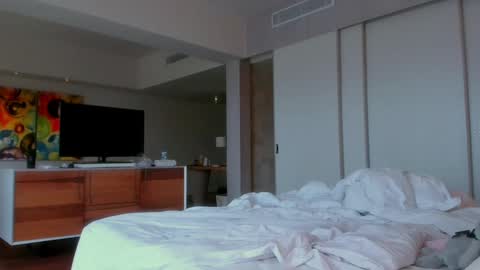 Moni online show from 27, 1, 2025