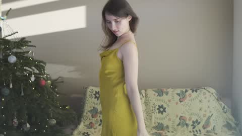 Snapshot of ifyouleave chatting on 4, 1, 2025 Belle online show from 4, 1, 2025