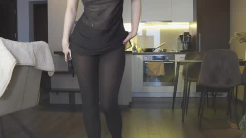 Snapshot of ifyouleave chatting on 12, 2, 2025 Belle online show from 12, 2, 2025