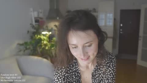 Snapshot of ifyouleave chatting on 15, 9, 2025 Belle online show from 15, 9, 2025