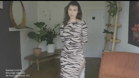 Snapshot of ifyouleave chatting on 12, 10, 2025 Belle online show from 12, 10, 2025