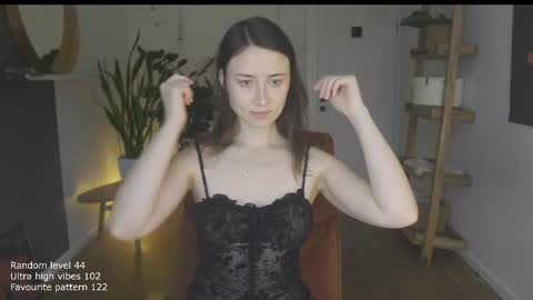 Snapshot of ifyouleave chatting on 29, 10, 2025 Belle online show from 29, 10, 2025