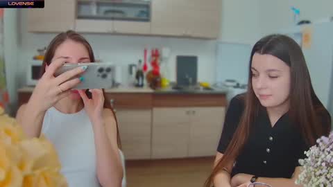 Julia and Mira online show from 22, 1, 2025