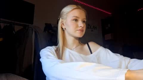 ShyLuna online show from 4, 2, 2026