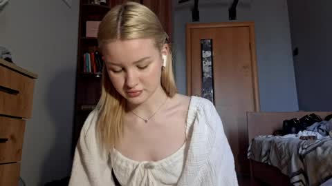 ShyLuna online show from 3, 4, 2026