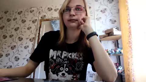 Snapshot of illacaudill chatting on 12, 6, 2026 Sophie online show from 12, 6, 2026