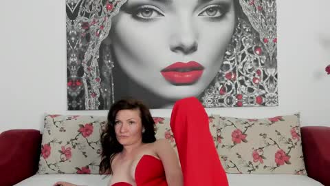 Snapshot of illegalbeauty87 chatting on 19, 4, 2026 Ingrid or more easier...Miss GoDDess Mistress online show from 19, 4, 2026