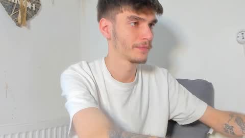 Snapshot of illusions888 chatting on 4, 11, 2025 D-Illusion online show from 4, 11, 2025