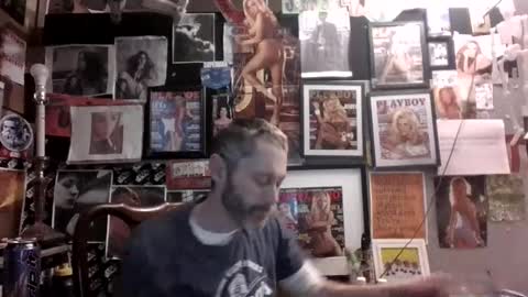 ilovewomensmokers0935 online show from 15, 3, 2026