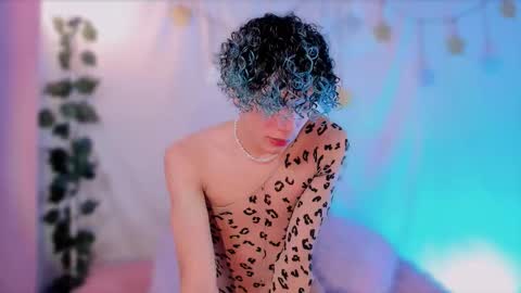 Alejo independent model   online show from 4, 10, 2025