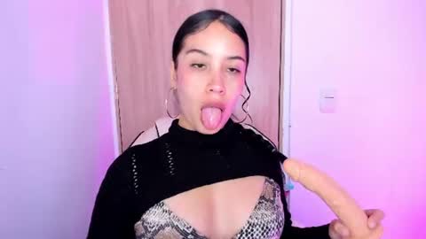 Snapshot of imcharlot_ chatting on 18, 7, 2026 charlot online show from 18, 7, 2026