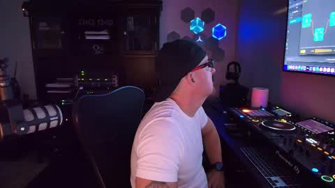 DJ Azra online show from 14, 10, 2025