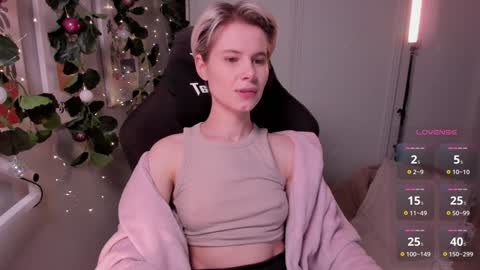 Mia online show from 4, 1, 2025