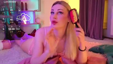 Snapshot of inchcaser chatting on 25, 4, 2026 Dina Help me reach 100 likes online show from 25, 4, 2026