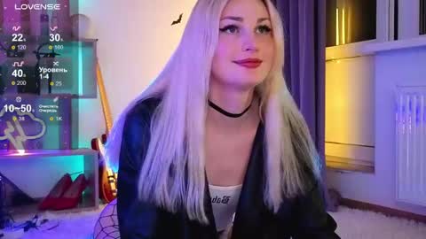 Snapshot of inchcaser chatting on 10, 5, 2026 Dina Help me reach 100 likes online show from 10, 5, 2026