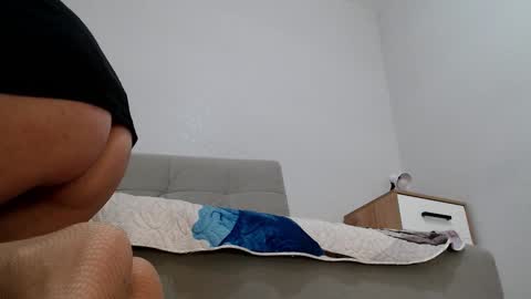 Snapshot of increible_della chatting on 21, 2, 2025 Della online show from 21, 2, 2025