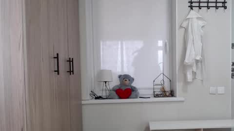 Snapshot of increible_della chatting on 21, 10, 2025 Della online show from 21, 10, 2025