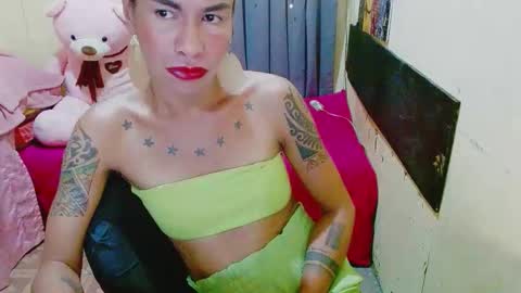 Snapshot of indaypakay_ts chatting on 8, 11, 2025 Pakay online show from 8, 11, 2025