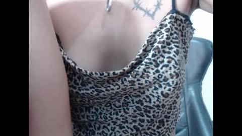 Snapshot of indiazinhabdz chatting on 4, 12, 2025 Indiazinha online show from 4, 12, 2025