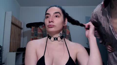 Snapshot of indioandluli chatting on 18, 5, 2026 IndioandLuliXXX online show from 18, 5, 2026