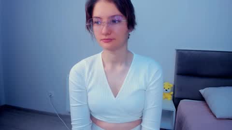 Kira online show from 11, 11, 2025