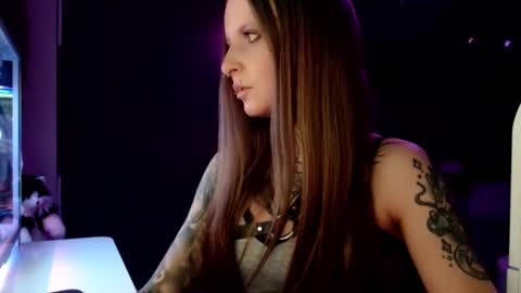 Snapshot of inesdesire chatting on 12, 2, 2025 InesDesire online show from 12, 2, 2025